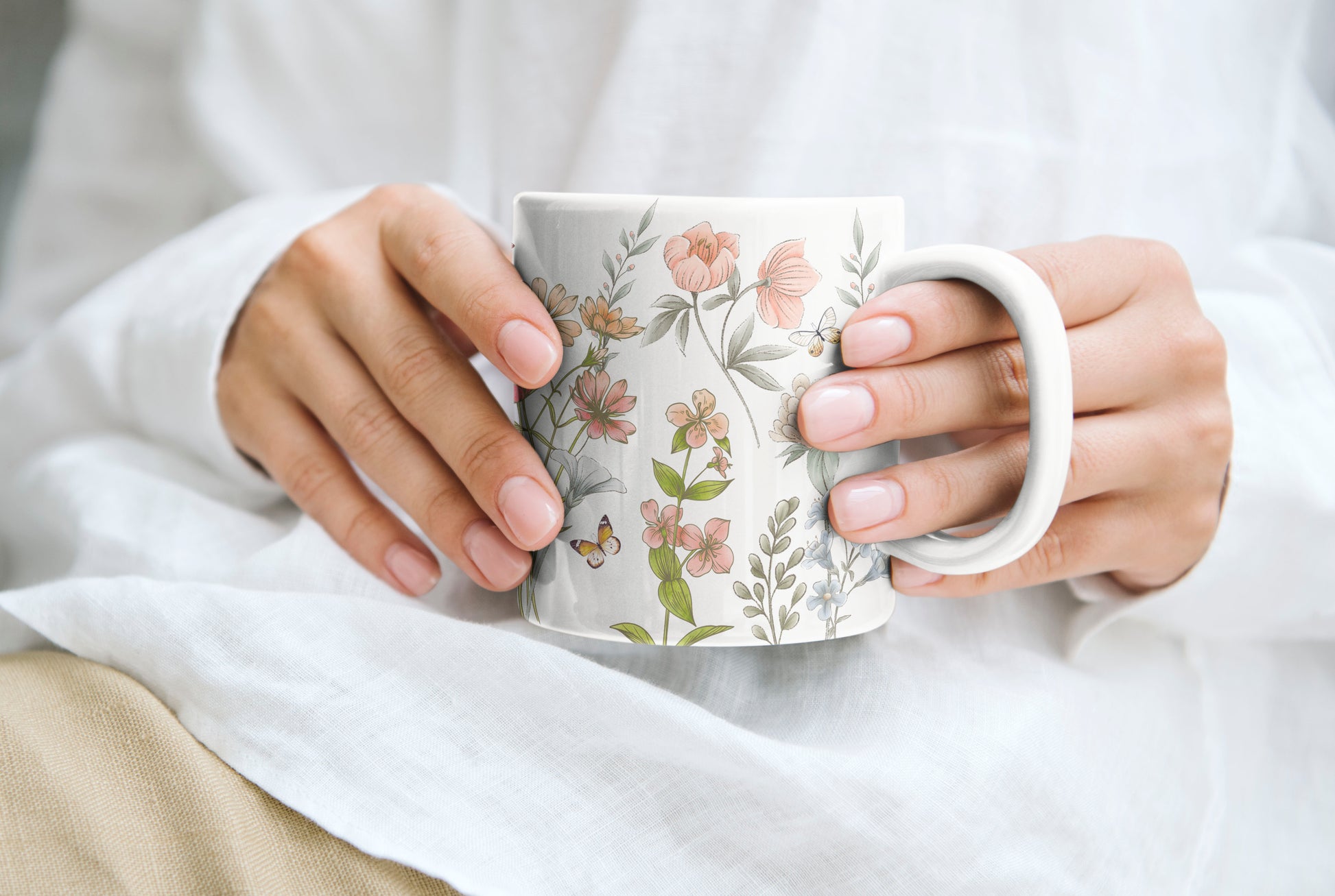 Beautiful Watercolor Pressed Flowers Ceramic Coffee Mug